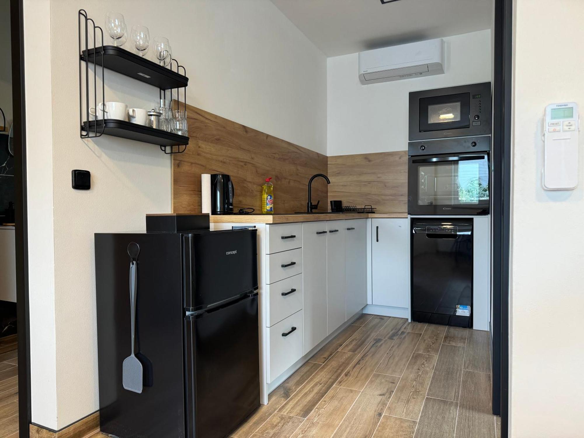 J One Apartmany Pardubice Luaran gambar
