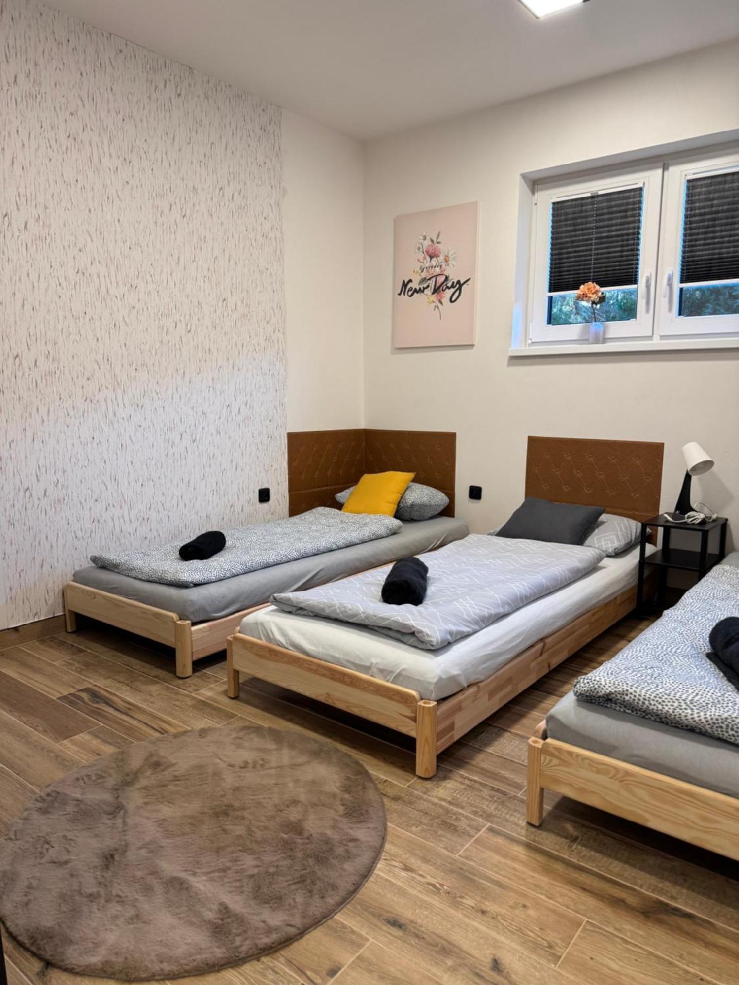J One Apartmany Pardubice Luaran gambar